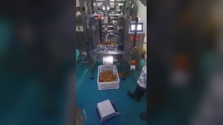 Confezionatrice automatica per salsa da 500 g | Soluzione di imballaggio VFFS (Vertical Form Fill Seal).